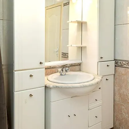 Spacious 2br At Red Square By Flat Manаger Apartament