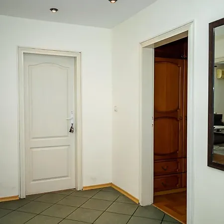 Spacious 2br At Red Square By Flat Manаger דירה וארנה